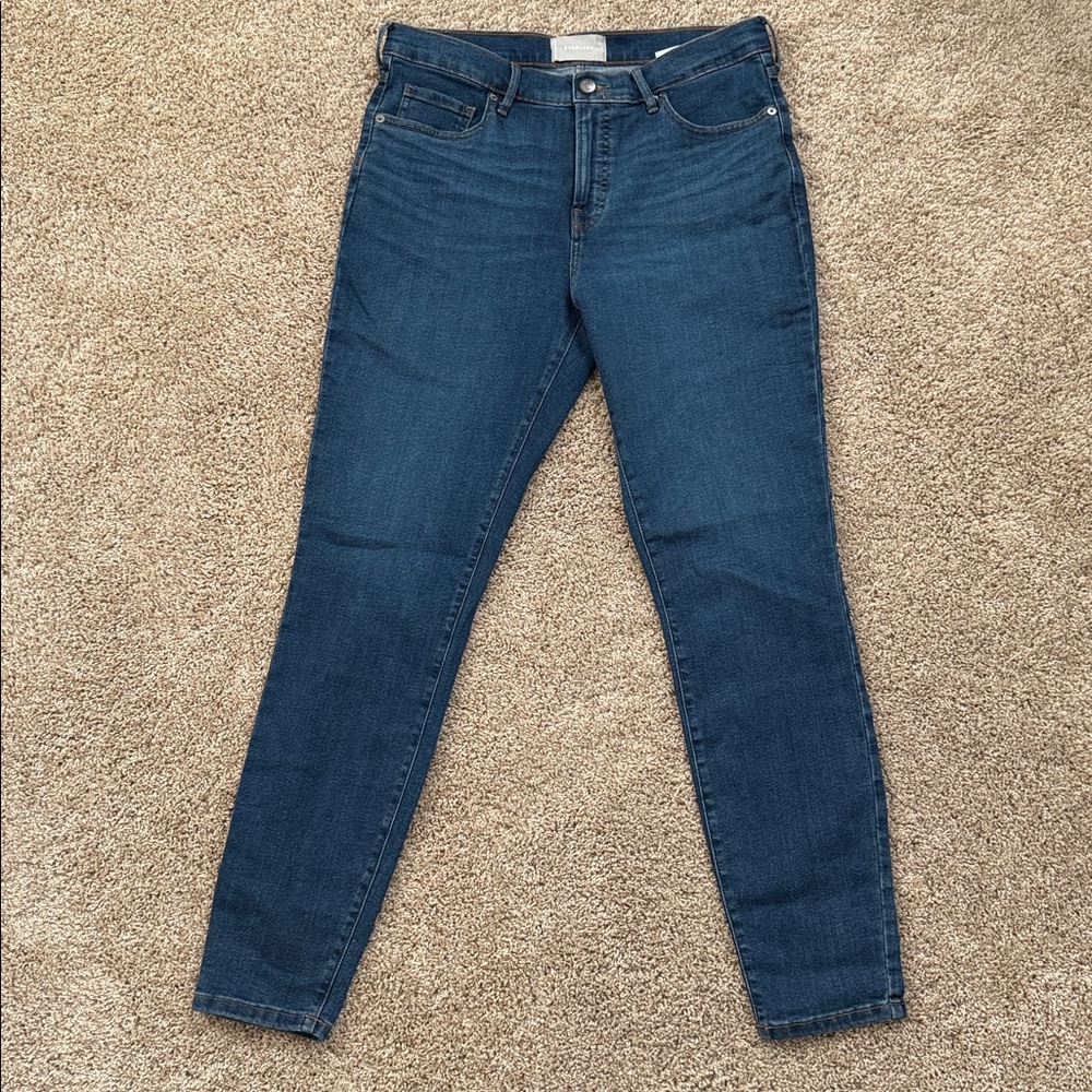 Everlane Light Blue Denim Jeans - mid-rise skinny curve